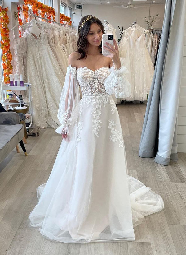 Elegant Sweetheart Long Sleeves Chic A-line Wedding Dress Appliques Lace Sweep Train-Dbrbridal