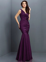 Mermaid Classy V-neck Hand-Made Flower Sleeveless Long Taffeta Bridesmaid Dresses-Dbrbridal